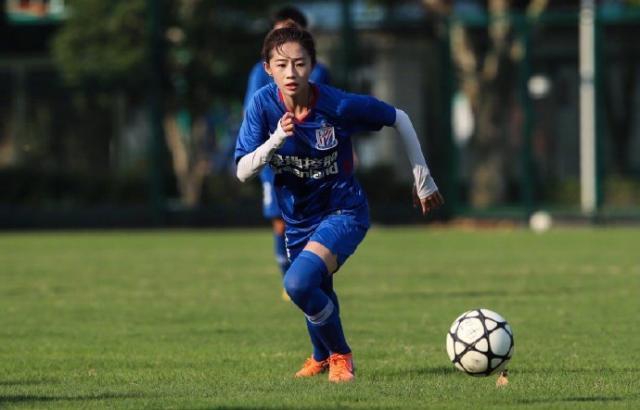 18岁全运会绝杀走红 被评为最美女足球员如今退役